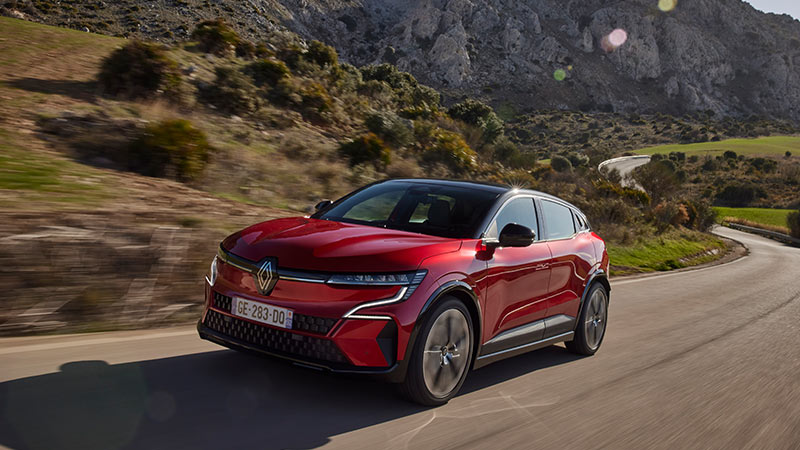 Renault Megane e-tech 100% elétrico na estrada